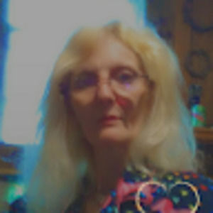 Meet your Posher, Lorie